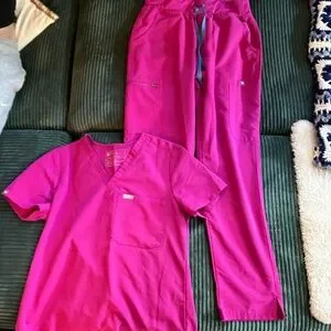 Raspberry Sorbet Figs Full Scrub Set - Catarina Top (S) & HW Kade Pants (M/R)